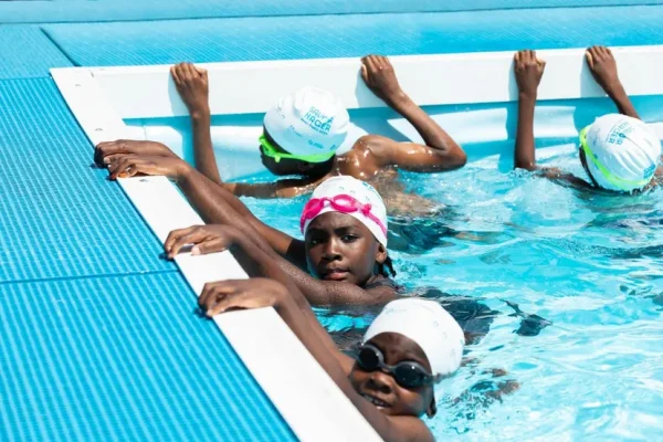 ว่ายน้ำเพื่อสุขภาพของประชาชนฝรั่งเศสทุกช่วงวัย